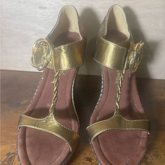 Sam Edelman Gold Wedge Sandals - Picture 1 of 6